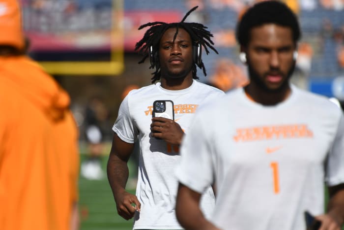 Tennessee Volunteers CB Rickey Gibson during warmups against Iowa. (Photo by Saul Young of the News Sentinel)